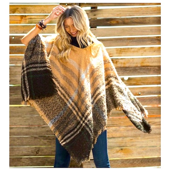 🎉 HOST PICK 🎉 Plaid Print Turtleneck Poncho - Picture 5 of 10